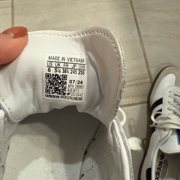 White and Black adidas sambas - Picture 8 of 8